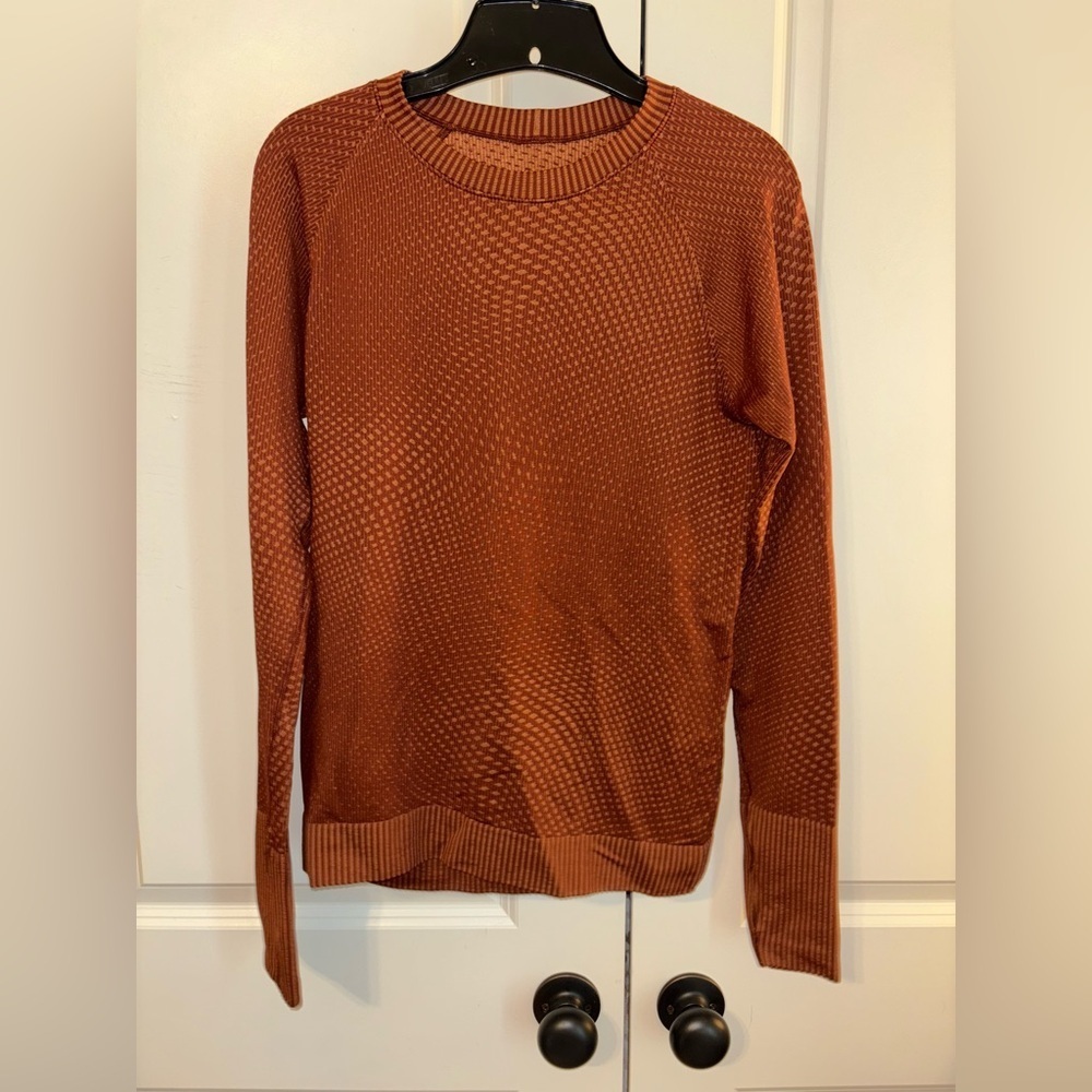 Women’s rust/gold polka dot restless Lululemon pullover